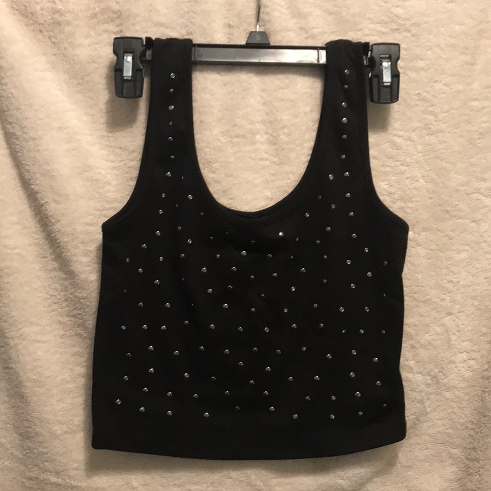 🦠 Studded crop top